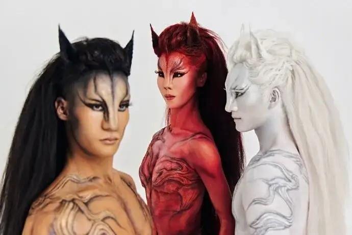 杨丽萍《万马奔腾》登河南春晚！仿生美学再封神，马年舞台直接拉满2026河南