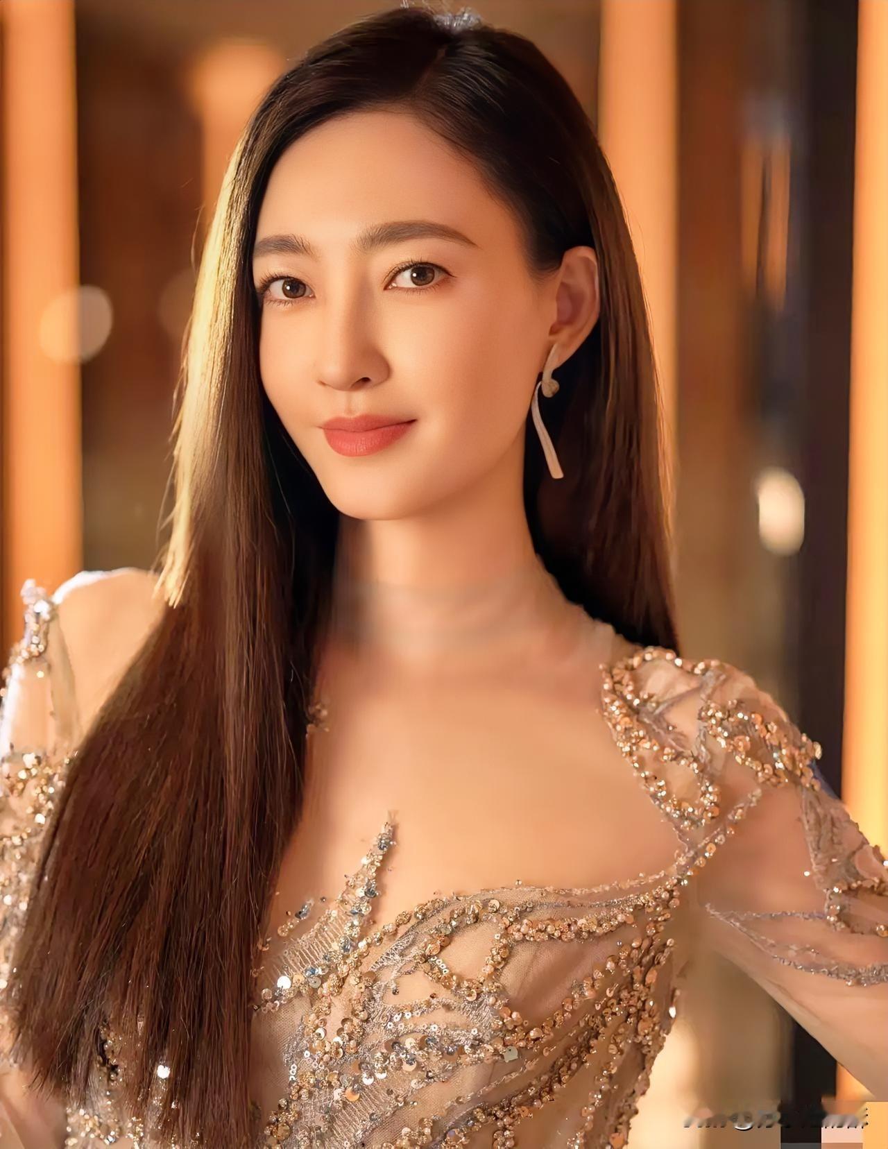 终于知道王丽坤拍短剧原因了不是因为她年纪大扛不动，也不是因为她的演技不行了，