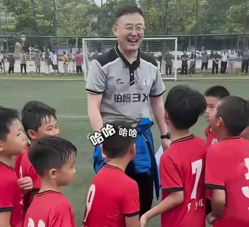 孙继海天价索赔事件这几日成了热搜话题！记得孙继海在湖南海选时说过一番话。他称在湖