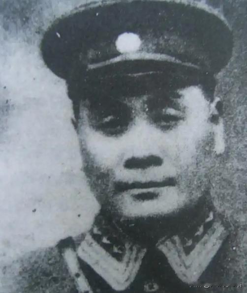 1936年，刘湘警卫部队的几个排长，被军师刘从云换掉。严啸虎对刘湘说：“刘从云不