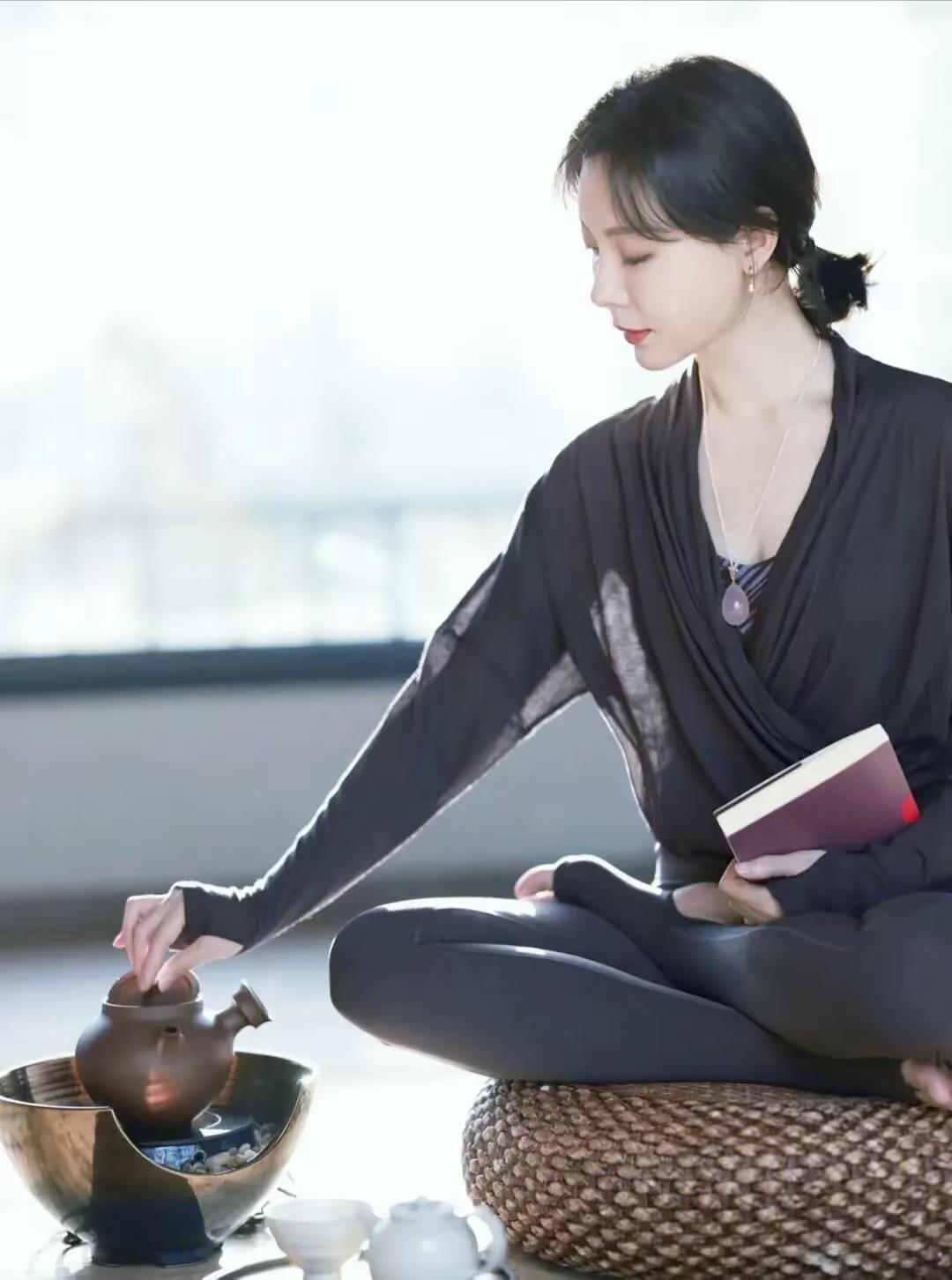 瑜伽爱好者陈数，真美。性感尤物身材颜值气质太棒了瑜伽练瑜伽照美女日常瑜伽瑜