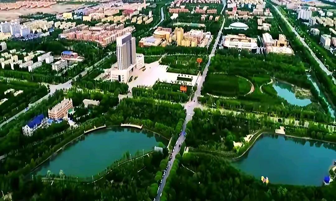 志在四海的同学可以选择新疆，西藏，青海等地的大学，尤其是新疆，性价比绝对高，在国