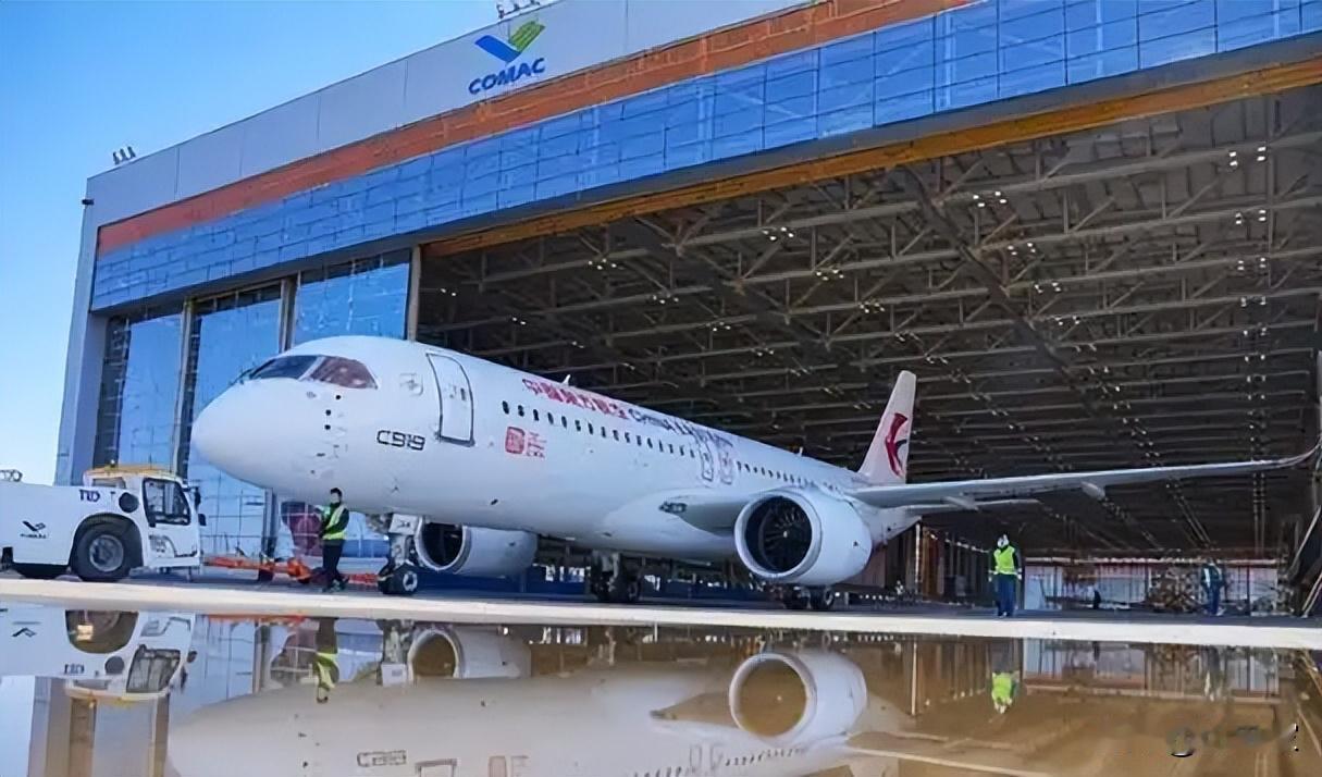 C919系列客机的未来是什么？就这么说吧，将来取代波音和空客是必然。很多人聊