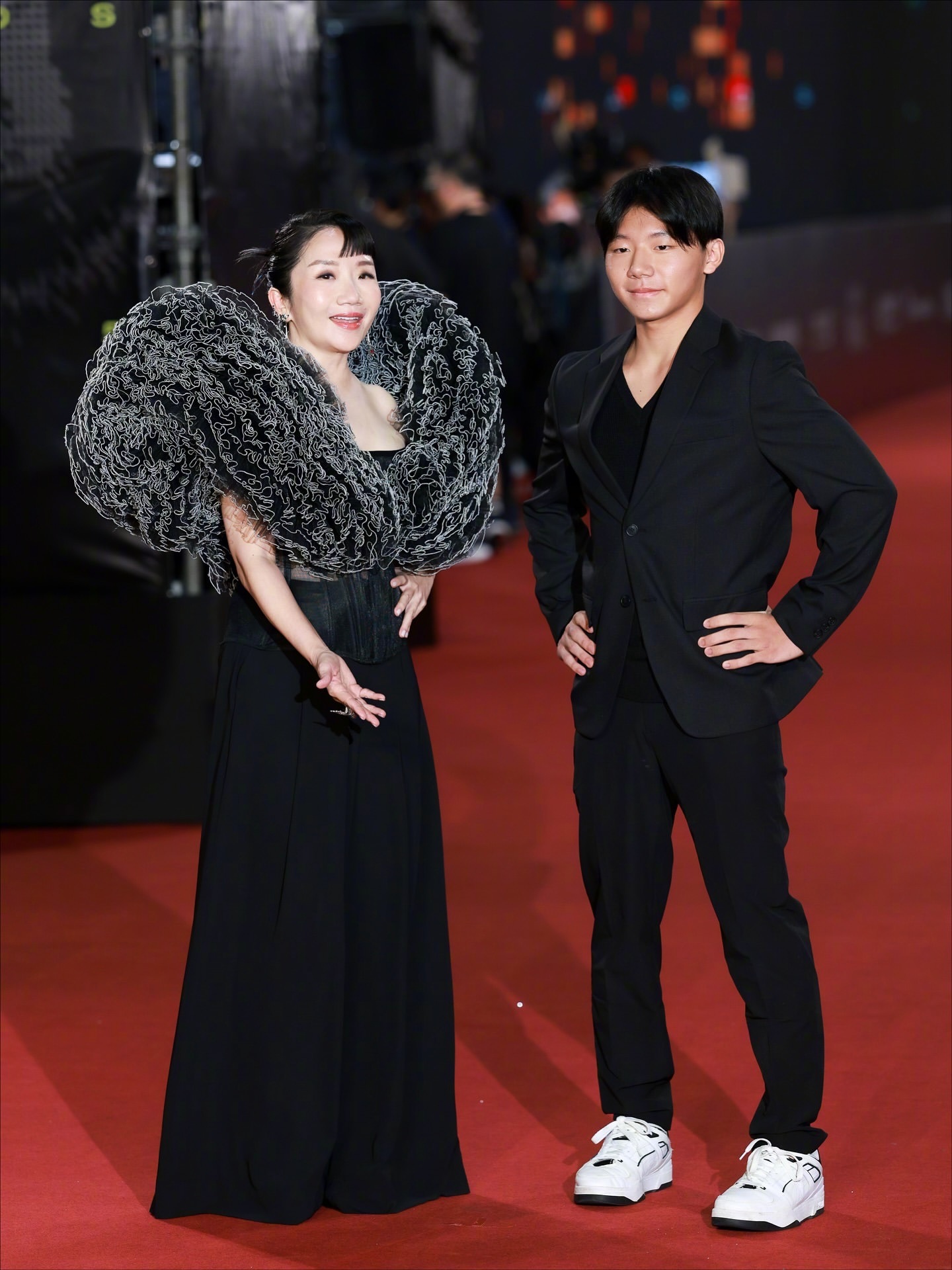16岁的儿子和妈妈长得一模一样！出席金钟奖的陶晶莹，以《虎姑婆和他
