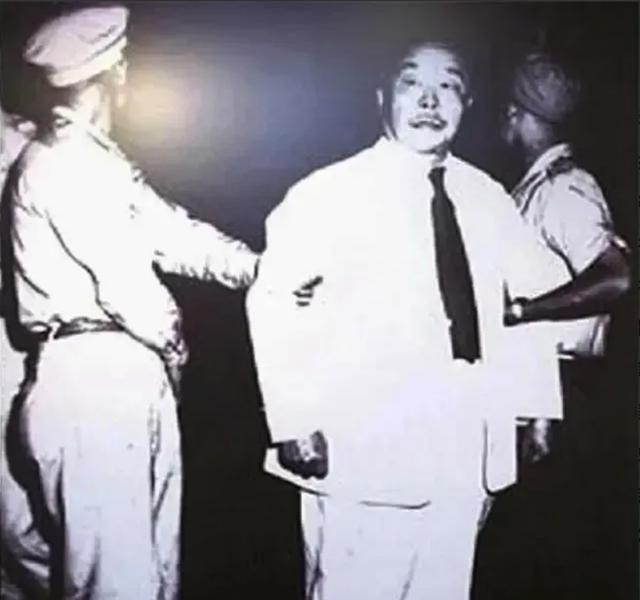 1950年，国军上将陈仪被押去刑场，监刑的蒋鼎文给他送来酒菜，陈仪怒斥：“不必了