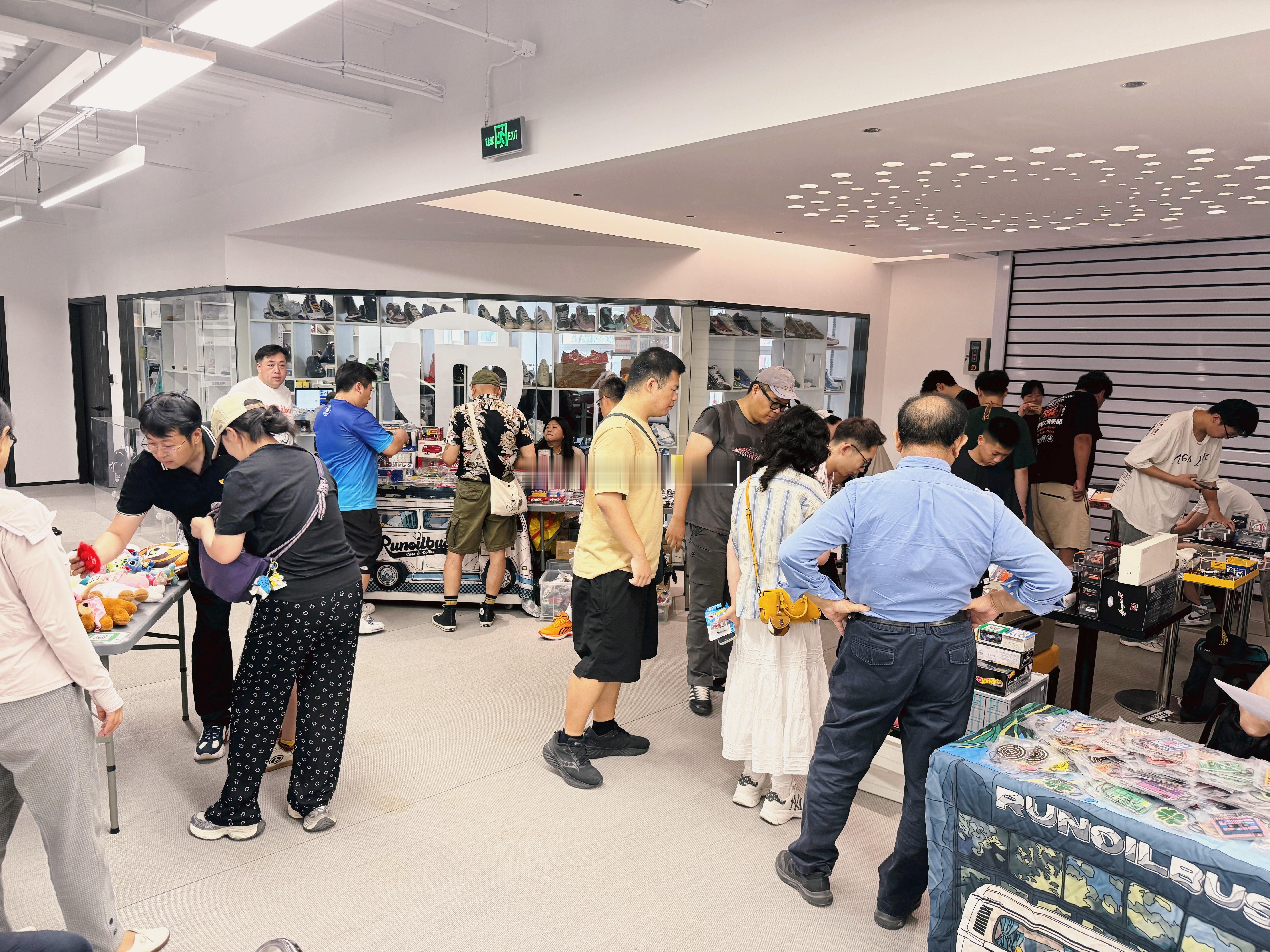 燃油巴适的周末👏梦想家ALI​​​