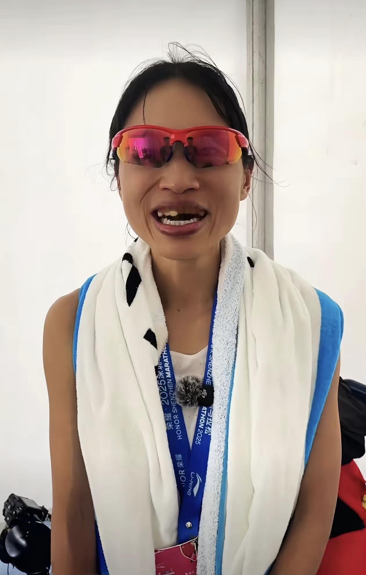 最快护士张水华太牛了，50天连冲5场马拉松，直接揣走22万+奖金，10月刚在东营