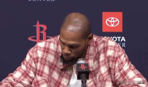 杜兰特这话太有深意了。在火箭135-112战胜奇才的赛后采访里，他提到现在好