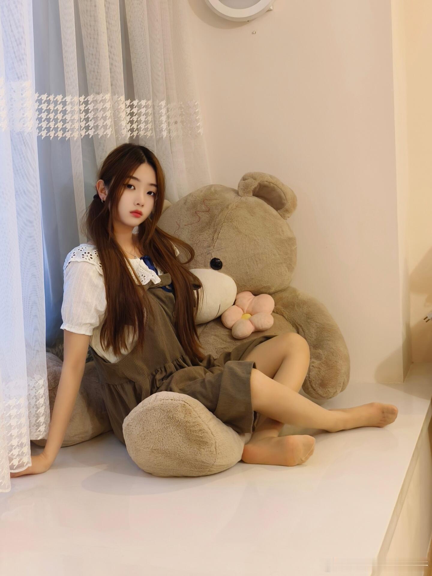 周末的清晨，裙里丝少女~​​​