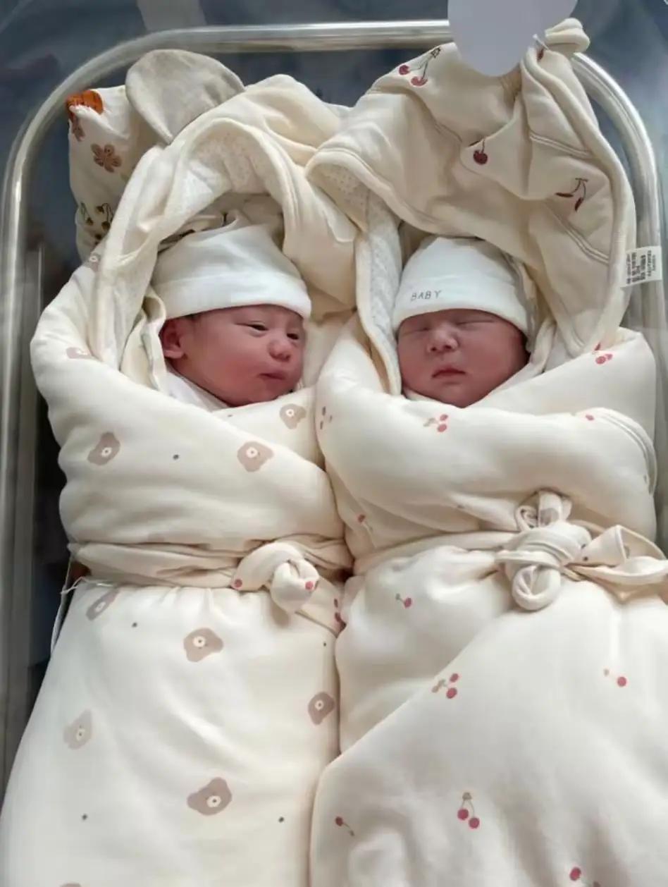 江苏一大学女生与男友相恋，婚前怀孕生下对龙凤胎！未婚生下龙凤胎，男方彩礼从8万