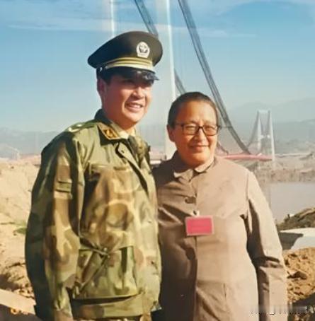 1996年，正在办公的刘源接到一个电话，只听对方说：“小源，我是你李讷姐，我想见