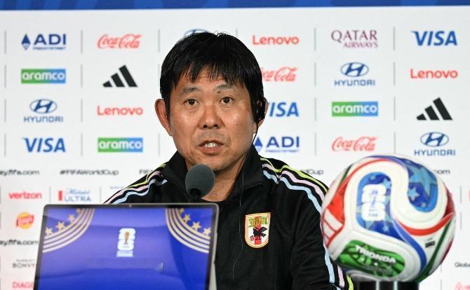 日本主帅森保一这次真是有点飘了？在日本VS巴西淘汰赛的赛前新闻发布会上，