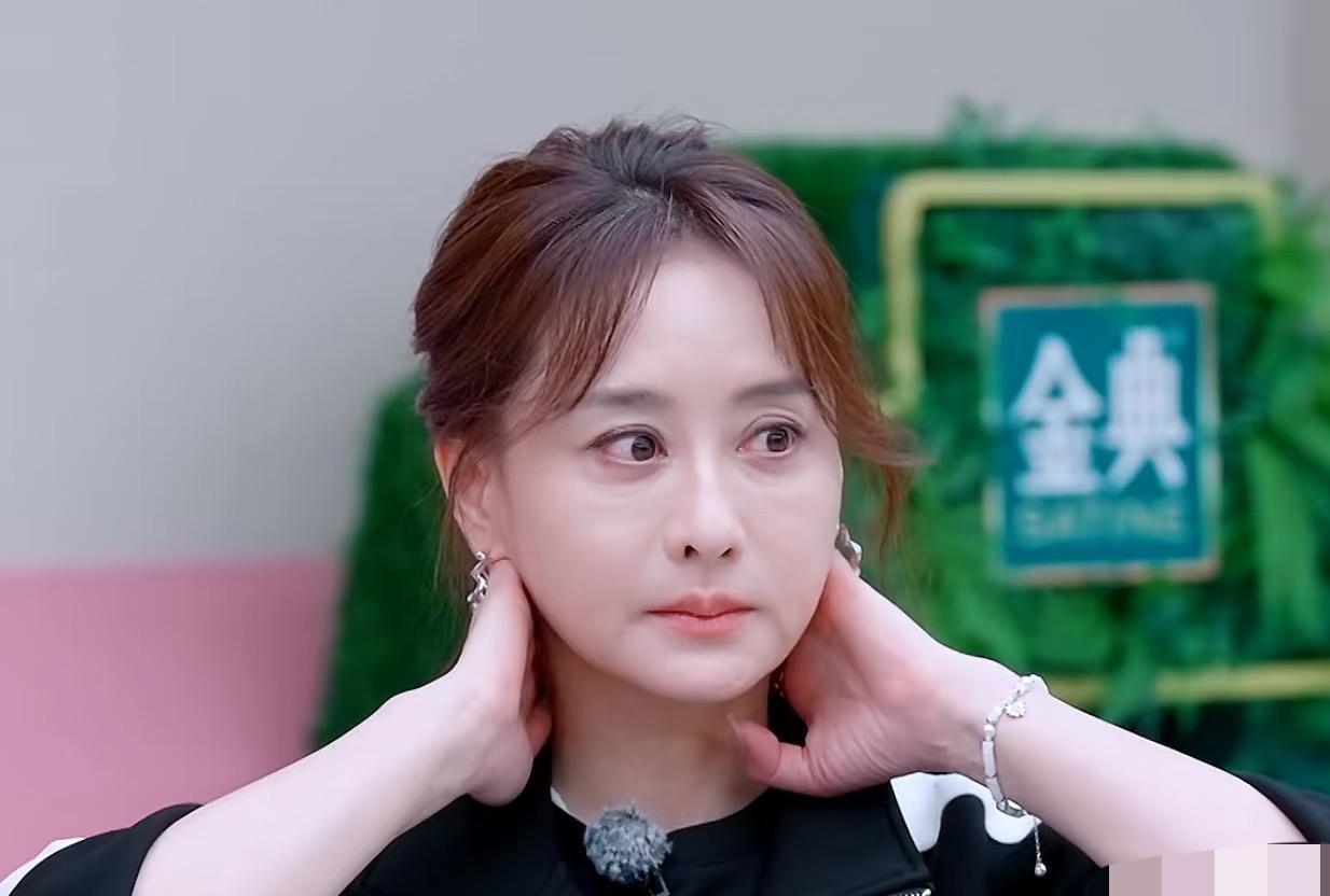 我估计陈德容这会心里更难受了不是因为叶童夺冠也不是自己连李晟都无法超越，而是