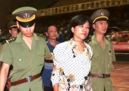 “我就跳个舞，就要枪毙我，我不服！”1985年西安刑场，马上就要被处死刑的女人突
