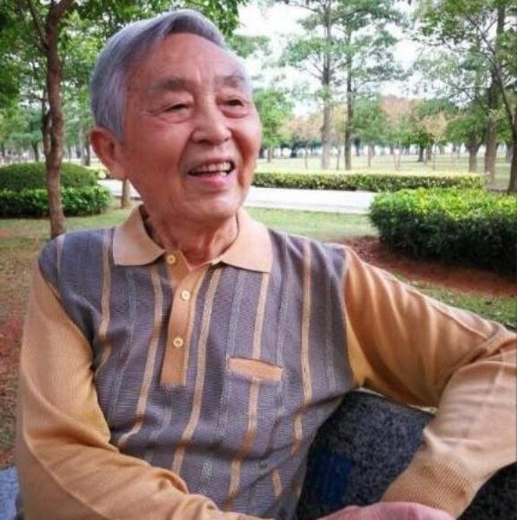 1970年，徐州一主任医生背着妻子，偷偷服用了4克毒性极强的曼陀罗花，殊不知正是