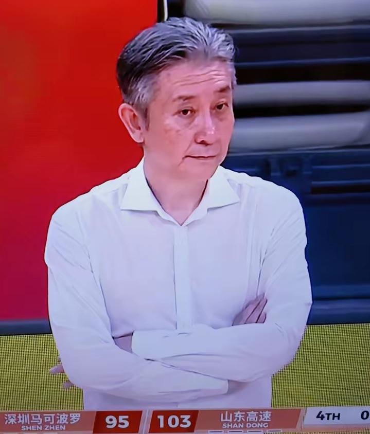 深圳队轮休贺希宁，让山东队获胜，帮助山东队稳住第八，把辽宁队挤到第九。这种有违公