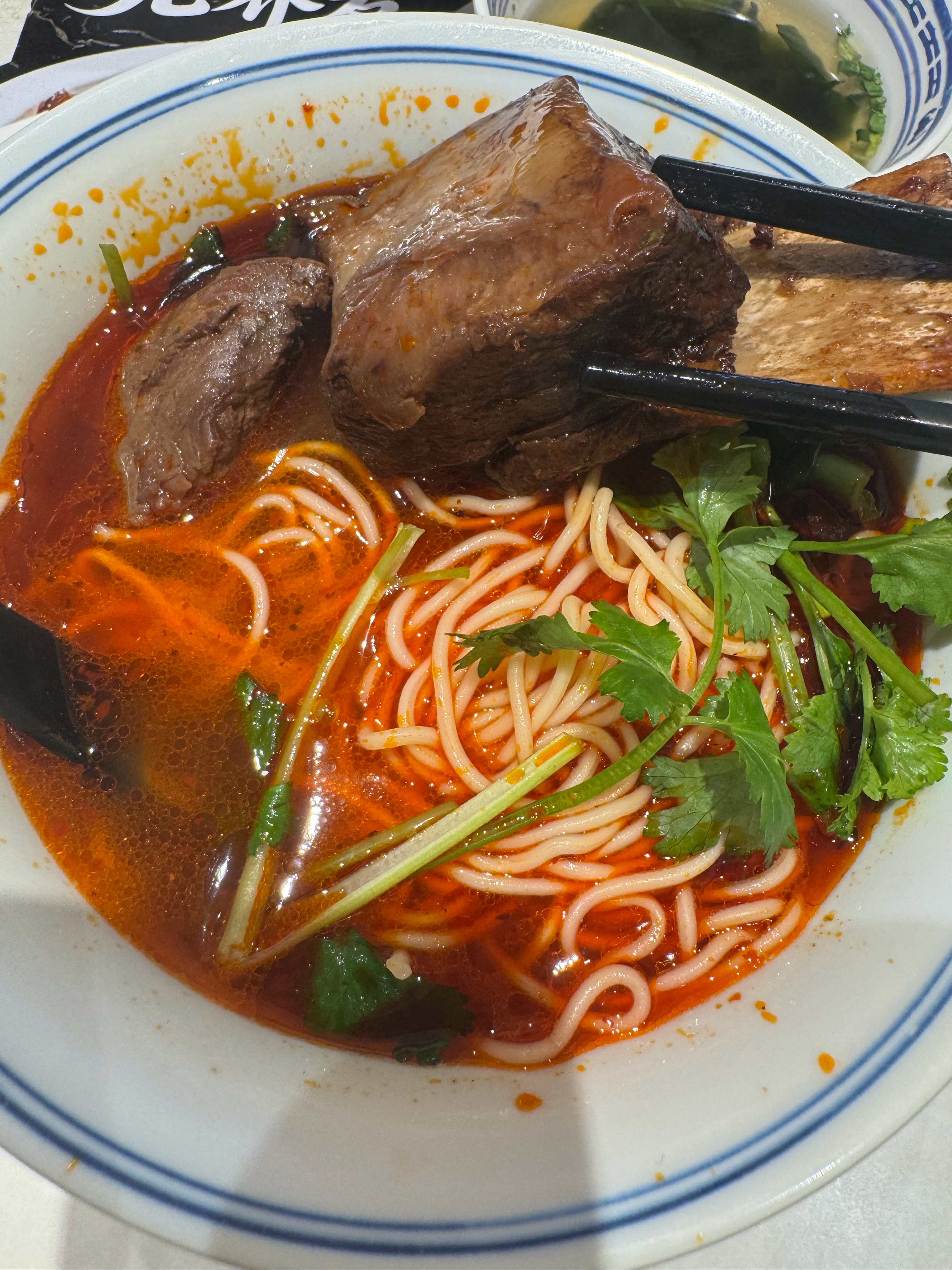 和府捞面这牛肋面条。这大肉真大啊！​​​
