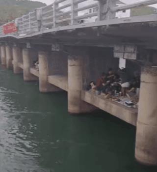 本来玩得好好的，现在弄得全知道了，马上就没得玩了！没出事，叫以人为本，接地气；