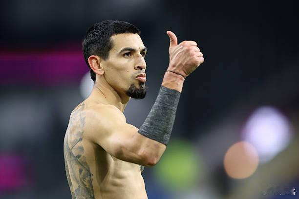 富勒姆vs水晶宫水晶宫右边翼卫穆尼奥兹为何会缺席本场比赛？大名单都没进。有一种