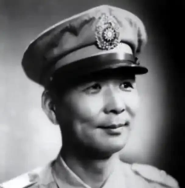 胡琏到台湾后，一直想谋取“陆军总司令”，陈诚也出面支持，但蒋介石、蒋经国始终不松