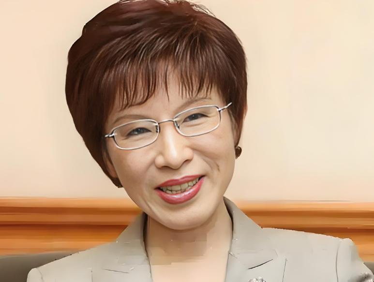 历史，正在惊人地重演！当年国民党那帮大佬，是如何联手做掉洪秀柱的，今天，他们就准