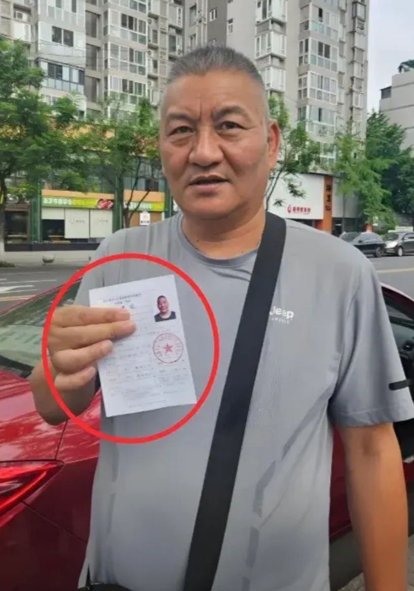 高考钉子户梁实成绩公布了他终于成功了不是成功考上川大，而是成功的把高考变