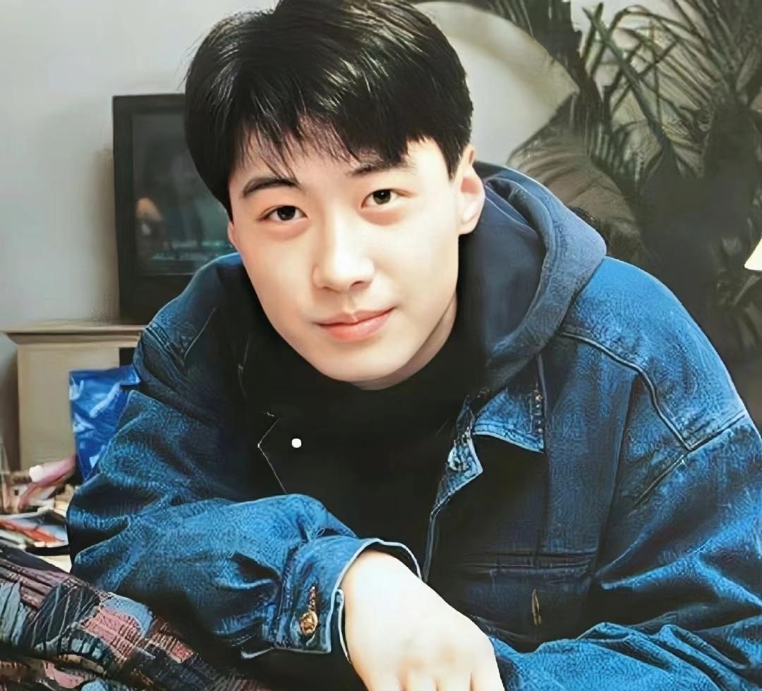 为什么70后80后看不上现在的小鲜肉？？因为当年的演艺圈真的秒杀现在的帅哥美女啊！黎明的一张脸，直接