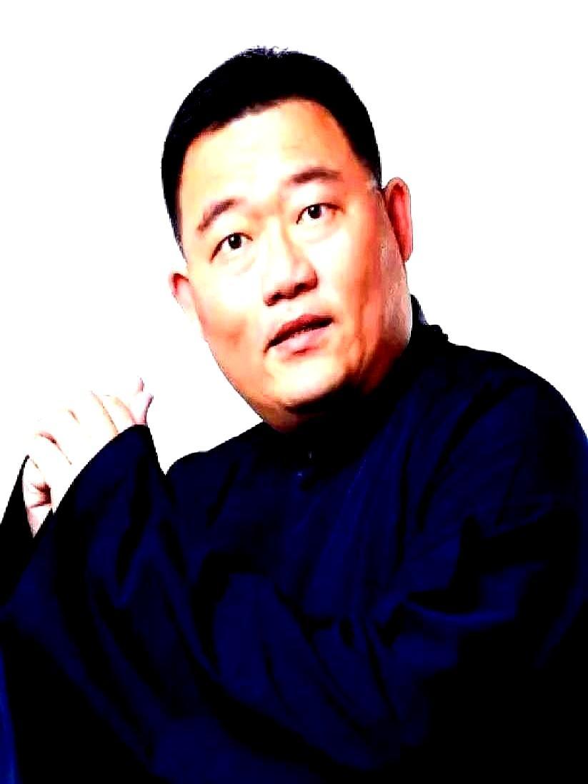 郑好一句话：根在德云社，哪儿也不去。直播再火，几十万打赏只是副业，广德楼排