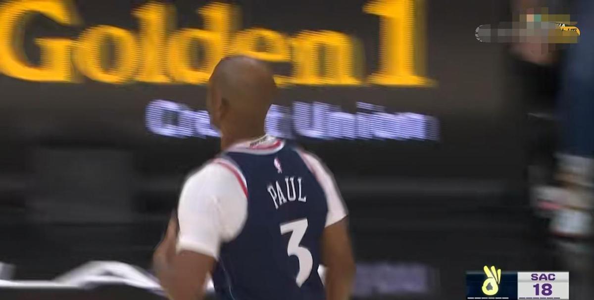 39岁，不投不抢，光靠传球把队友带成射手。快船不给他顶薪，给他一条“GPS条款