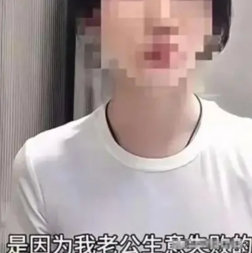 江苏，李先生的公司出现债务危机时，妻子始终拿着存款不肯应急。但她对自己的弟弟却格