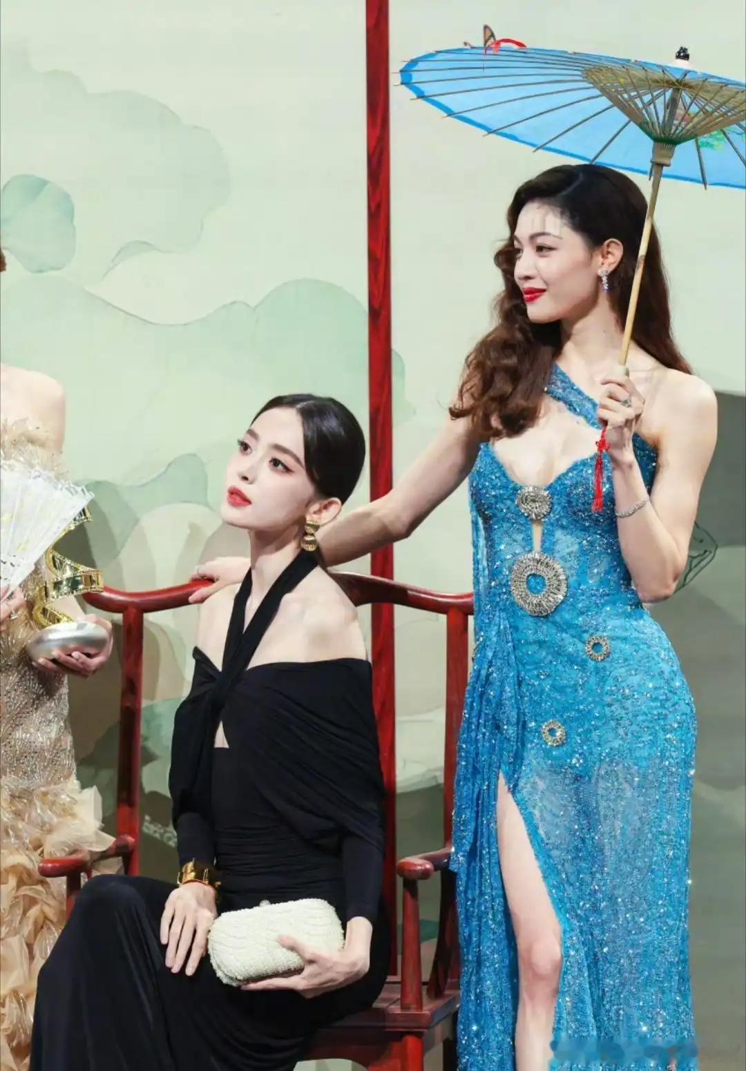虞书欣夹心摇破百万感觉钟楚曦衣服都要掉了，她和娜扎谁更美？​​​