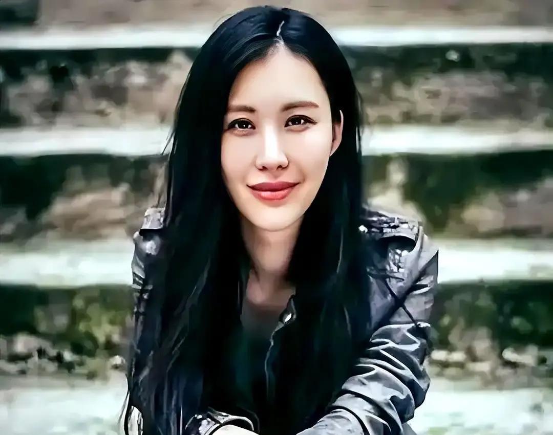 贵族两个字，一开口就输了王石一句“别拿贵族包装自己”，把田朴珺十年人设当场