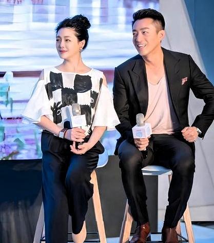 大S和汪小菲的婚姻风波：从高调结婚到如今互撕不断大S和汪小菲离婚后天天上热搜，