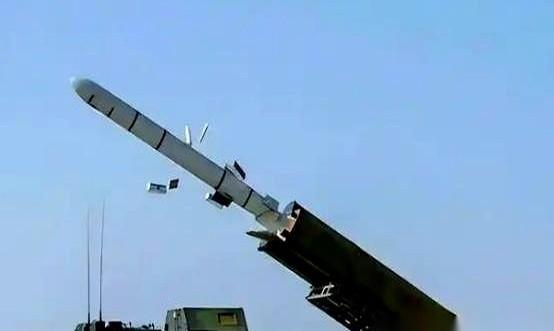 有人问，一枚东风41正面砸中美军航母甲板，会怎么样？答案就一个：大概率沉不了。