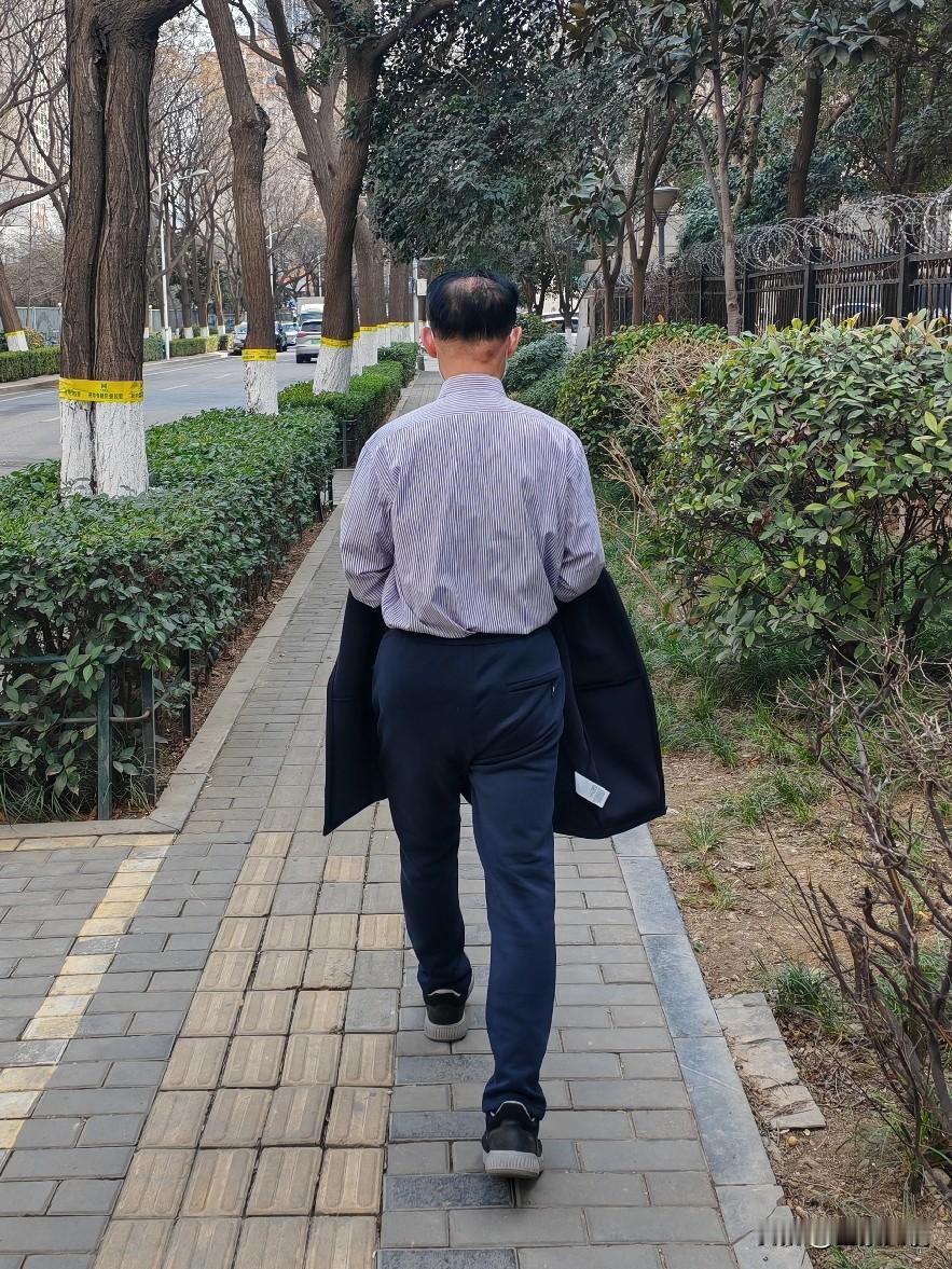 西安已经这么热了吗？昨天中午出门去办点事，完了在回来的路上，经过