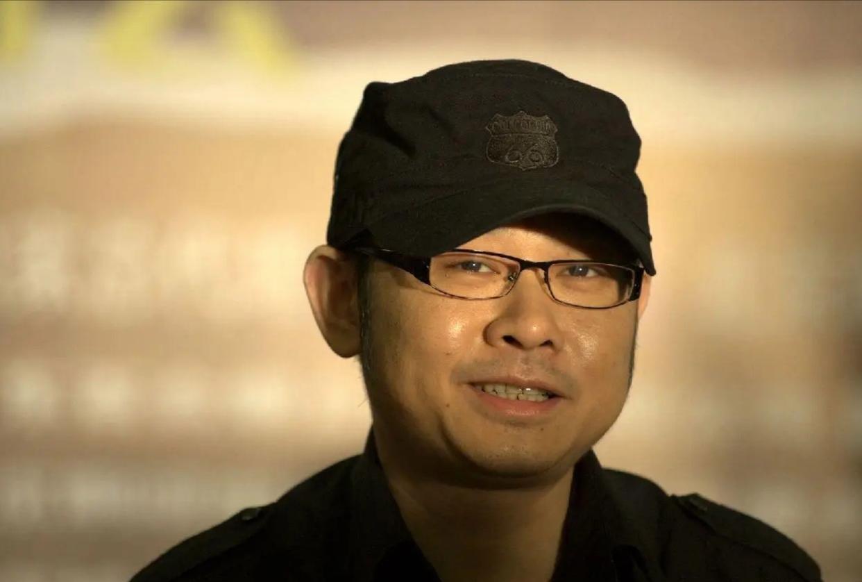 刀郎的演唱风格极具个人辨识度，以下从客观角度分析其演唱特点中可能存在的争议点（非