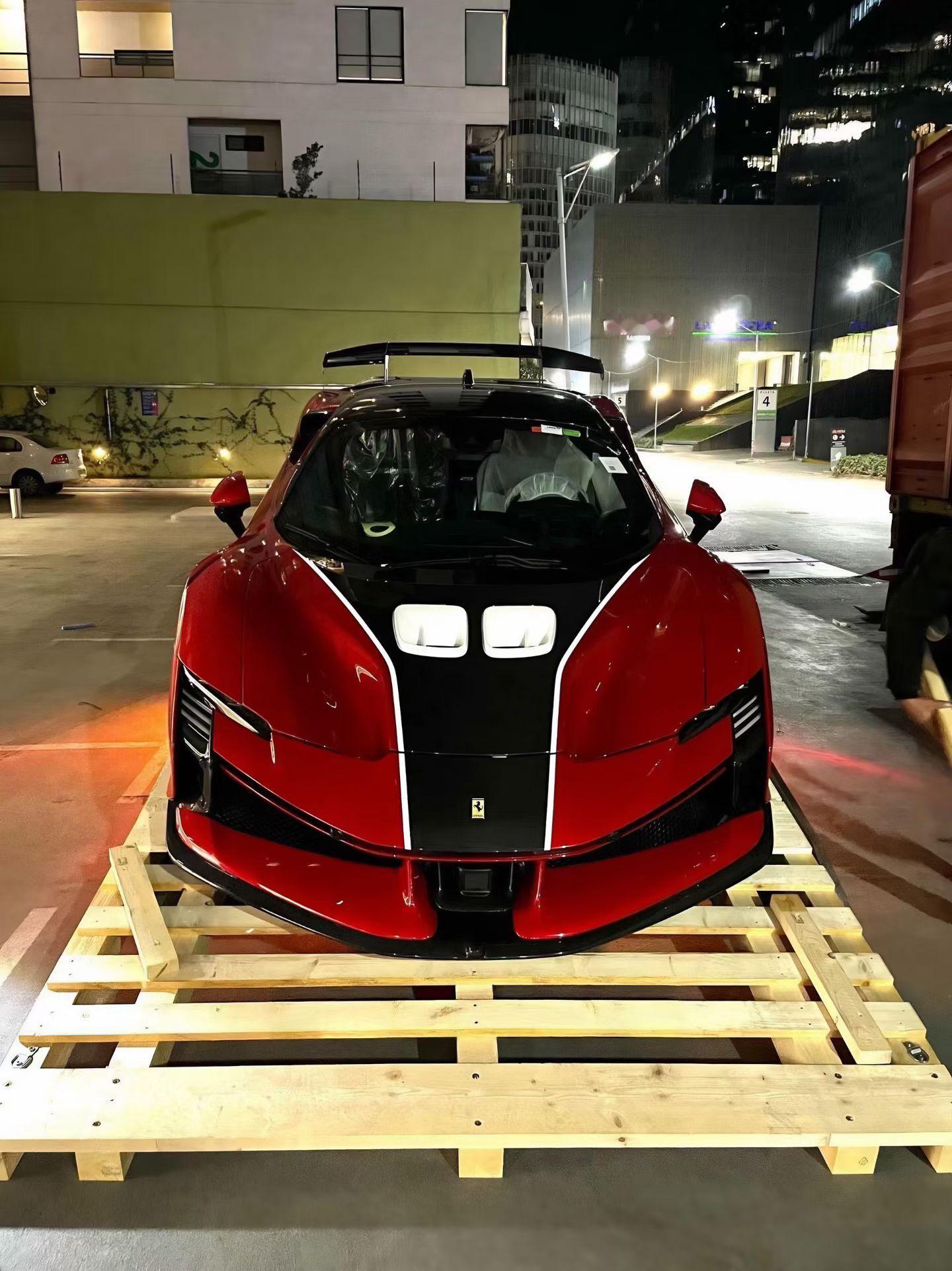 法拉利(ferrari)SF90XXSPIDER粤Z澳牌即将空运约一周
