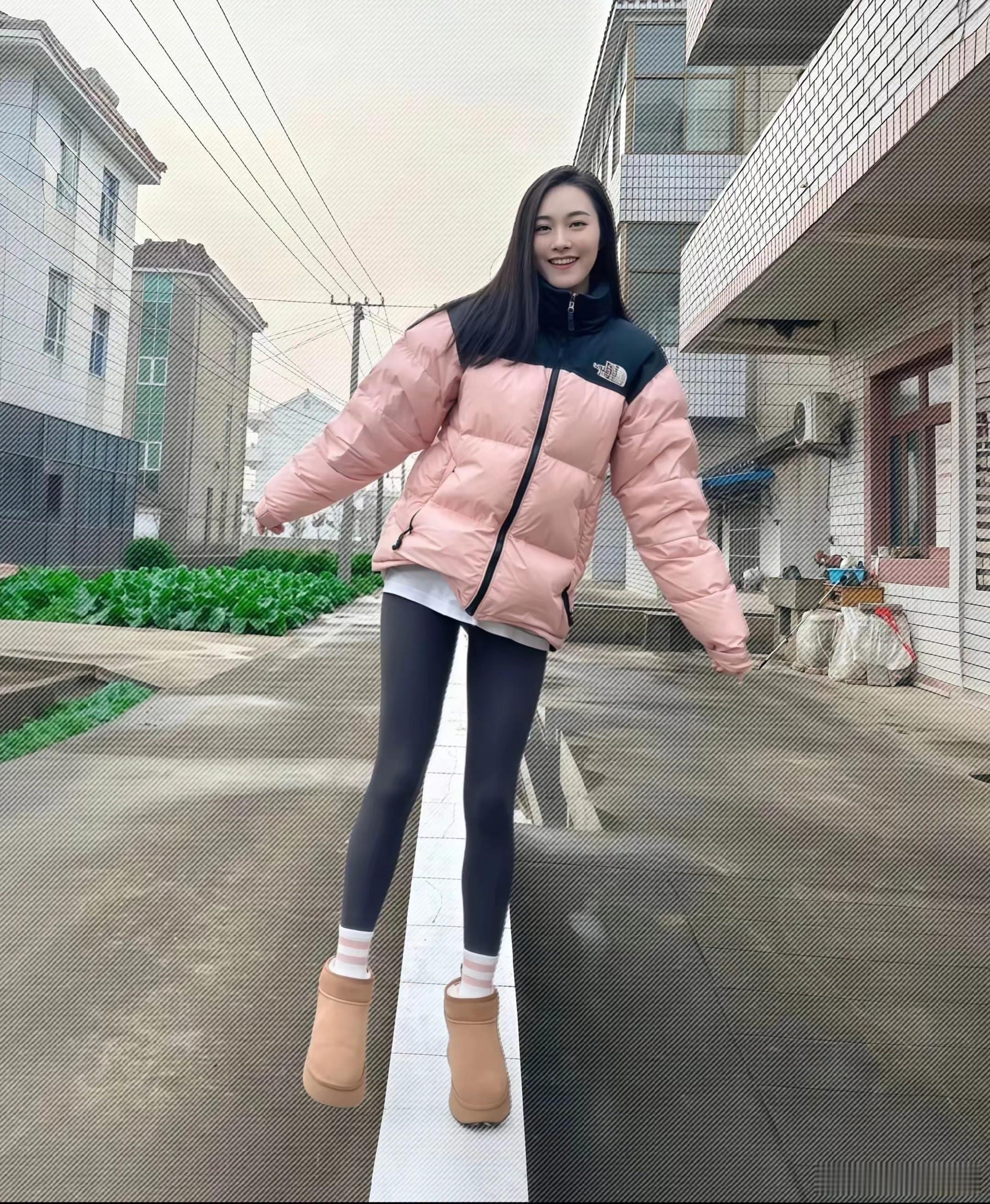 提早回村过年的小姐姐。[玫瑰]​​​