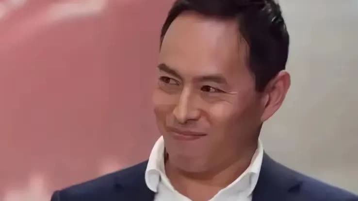澳大利亚知名反华教授李约翰，在节目当中大谈自己的反华思想，但就在这时主持人，突然