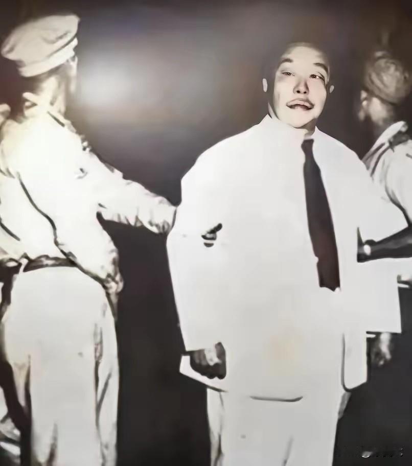 1950年6月18日，国民党上将陈仪被执行枪决，行刑前，蒋鼎文让士兵端来酒食，陈