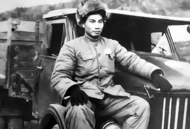 1951年，志愿军司机搞丢2吨高粱米，却偷回一卡车睡熟的美军，军长梁兴初大笑：你