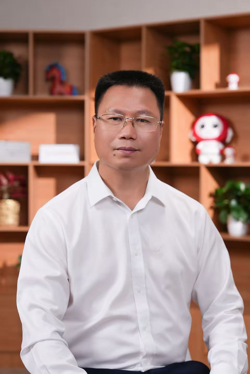 本周人民日报对欣旺达集团创始人明旺总进行了专访，信息量挺大，也是新能源发展的缩影