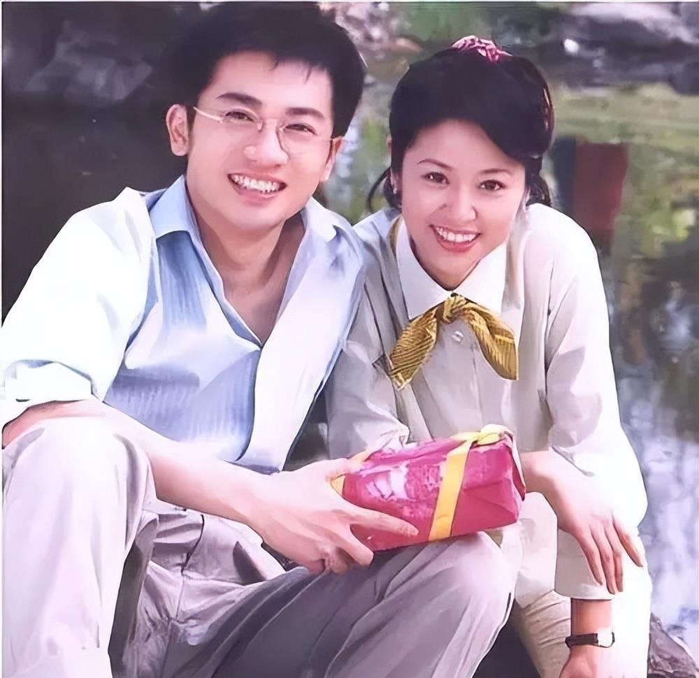 林心如成为金牌制片人后，很多人嘲笑林心如的台词功力不够经常用配音，林心如还珠格格