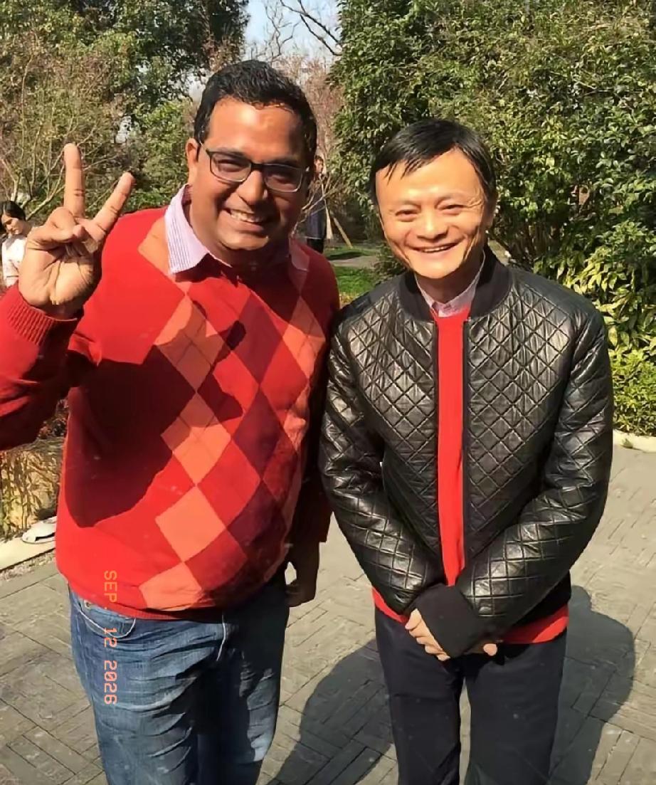 马云带着蚂蚁掏出19亿美元（约合130亿人民币），手把手教会了印度人用二维码付款
