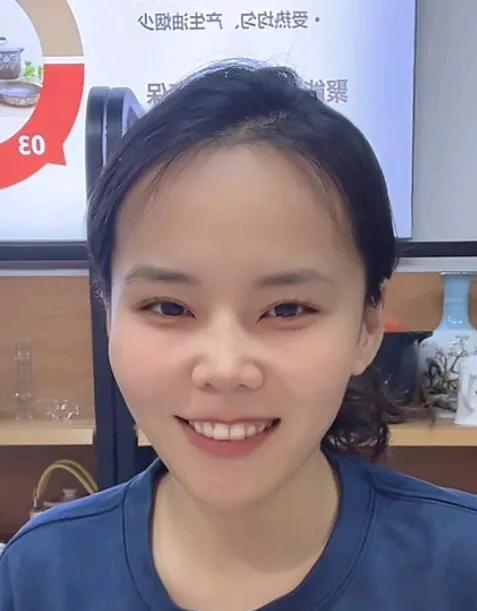 熊磊今天下午发了个澄清视频！内容大概就是有关于一个网友给小七的2.5w，小熊称