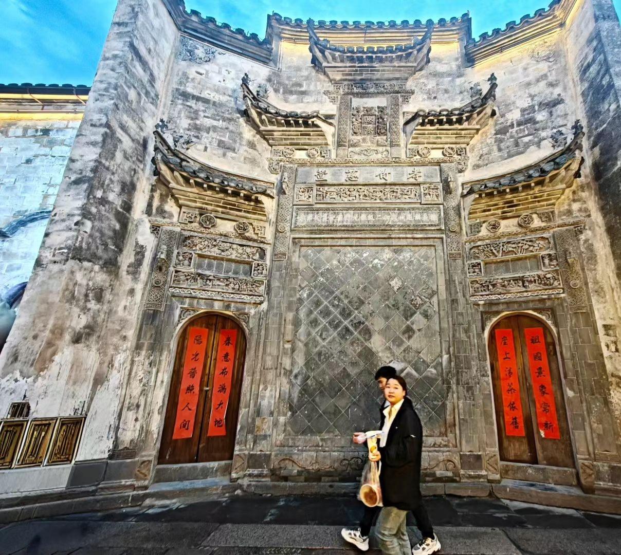 人这一辈子，除了健康，啥都是浮云！好好活着比什么都强咱活了大半辈子，啥大风