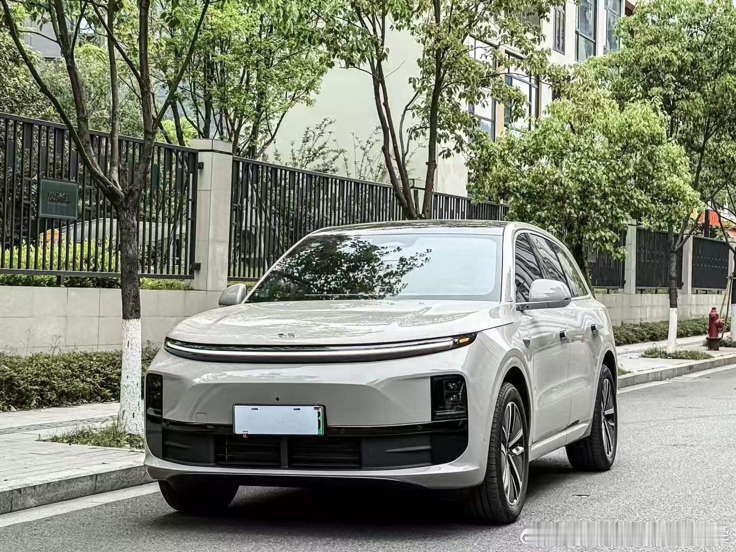 24年准新车理想L6pro小象灰橙内全车原版原漆带车衣实表6000公里