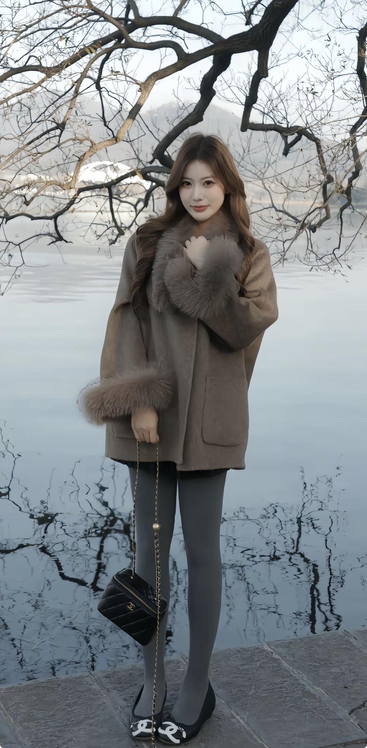 冬日暖阳下，优雅穿搭，温暖如你