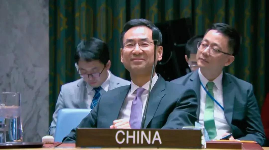 龙国：提议全球禁止部署航空母舰作战美国：反对英国：反对法国：反对龙国：山