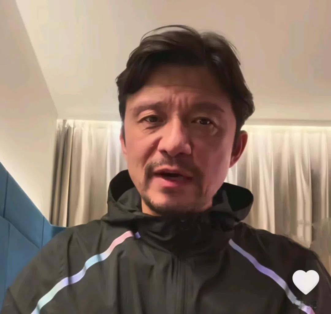 前国脚谢晖表示，他非常认同媒体人董路的一个观点。谢晖在直播时表示，董路有一句话